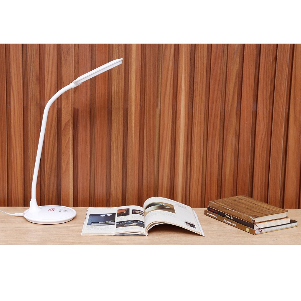 Đèn Bàn Học Điện Quang LDL05